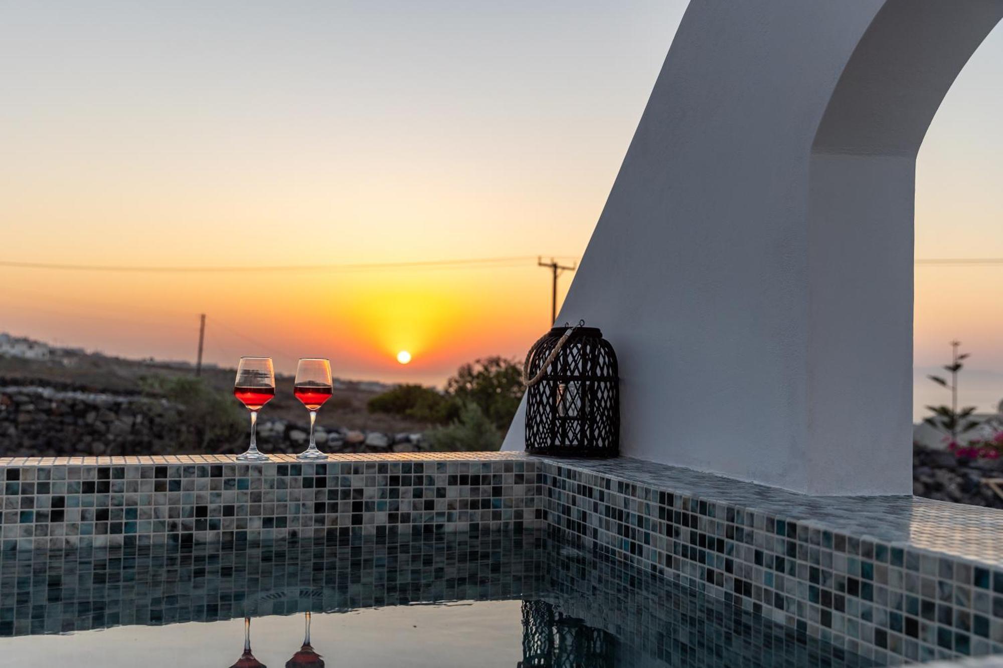 Theophrasti Suites Foinikiá Exteriér fotografie