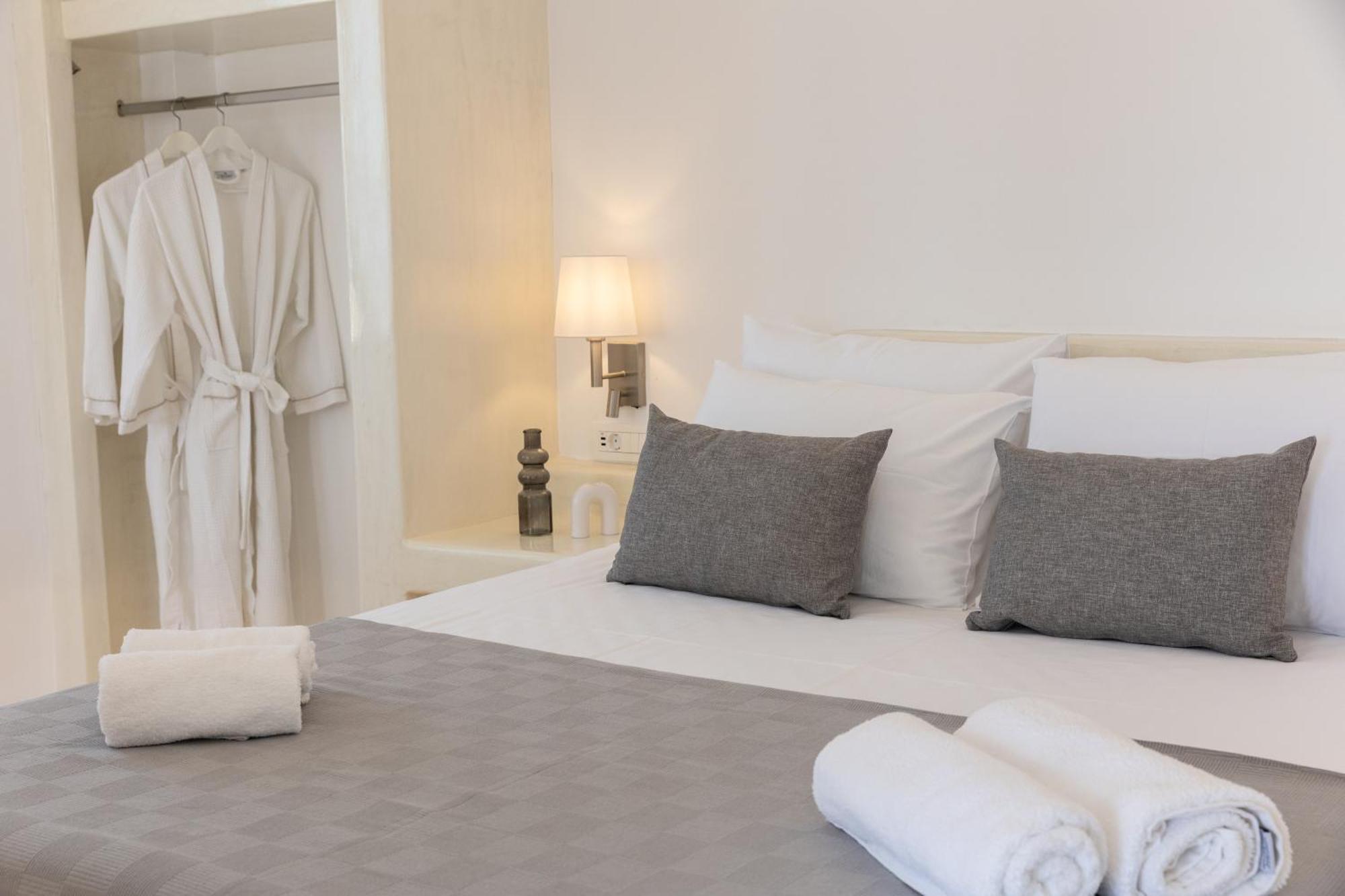 Theophrasti Suites Foinikiá Exteriér fotografie