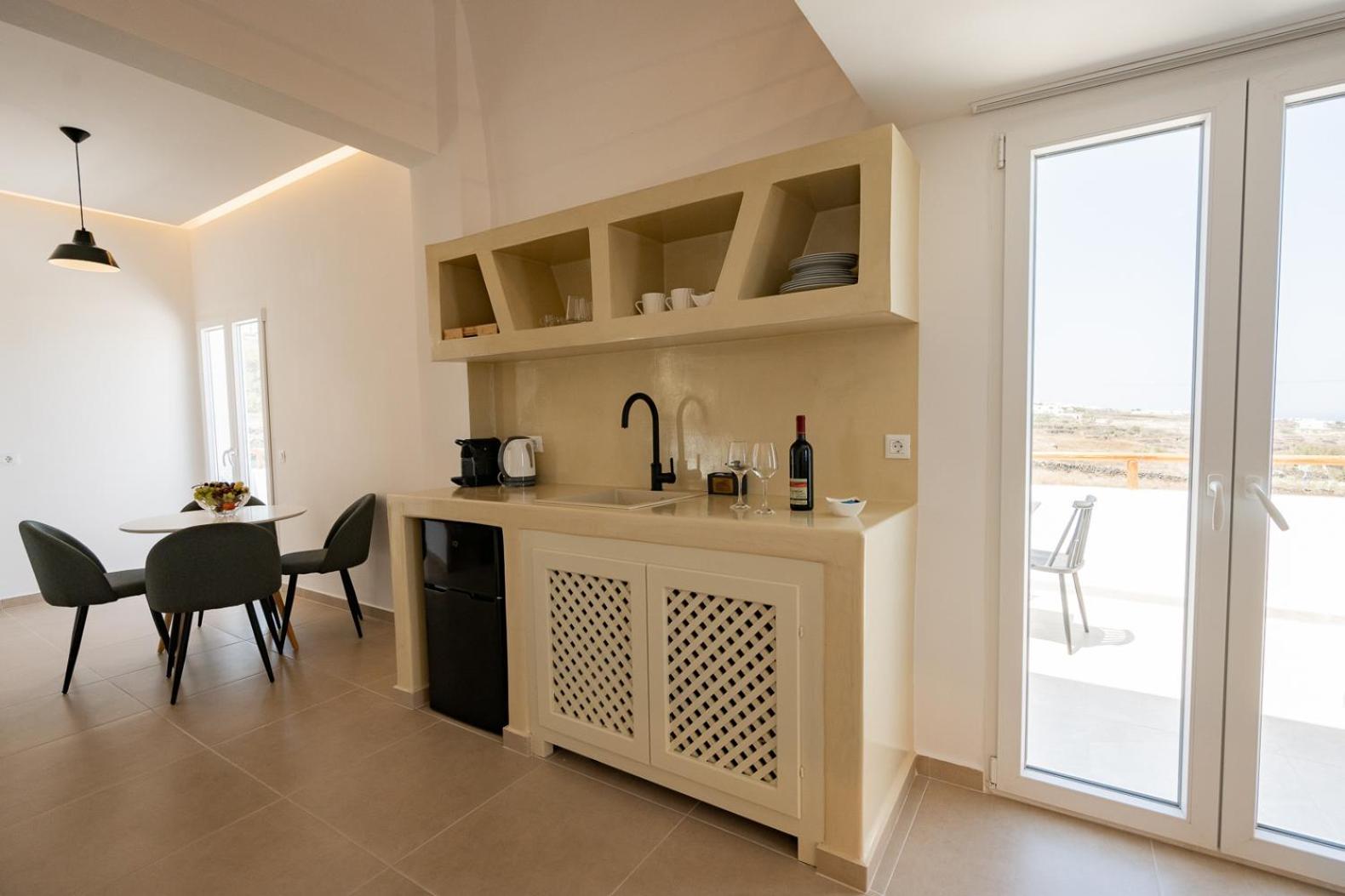 Theophrasti Suites Foinikiá Pokoj fotografie